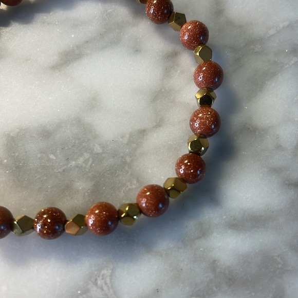Sunstone & gold hematite bracelet in size 7” - Picture 2 of 5